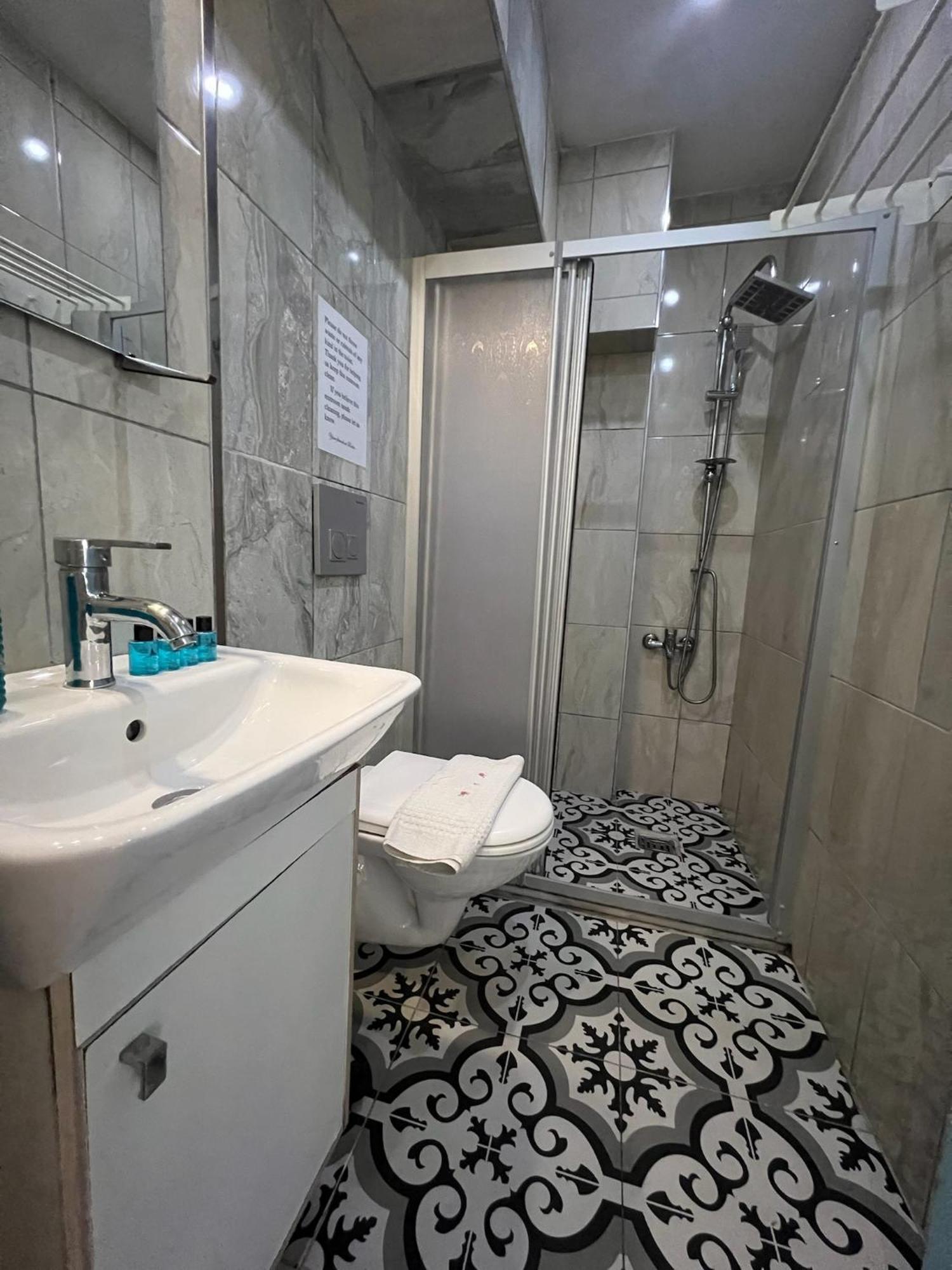 Rodin Hostel Istanbul Exteriör bild